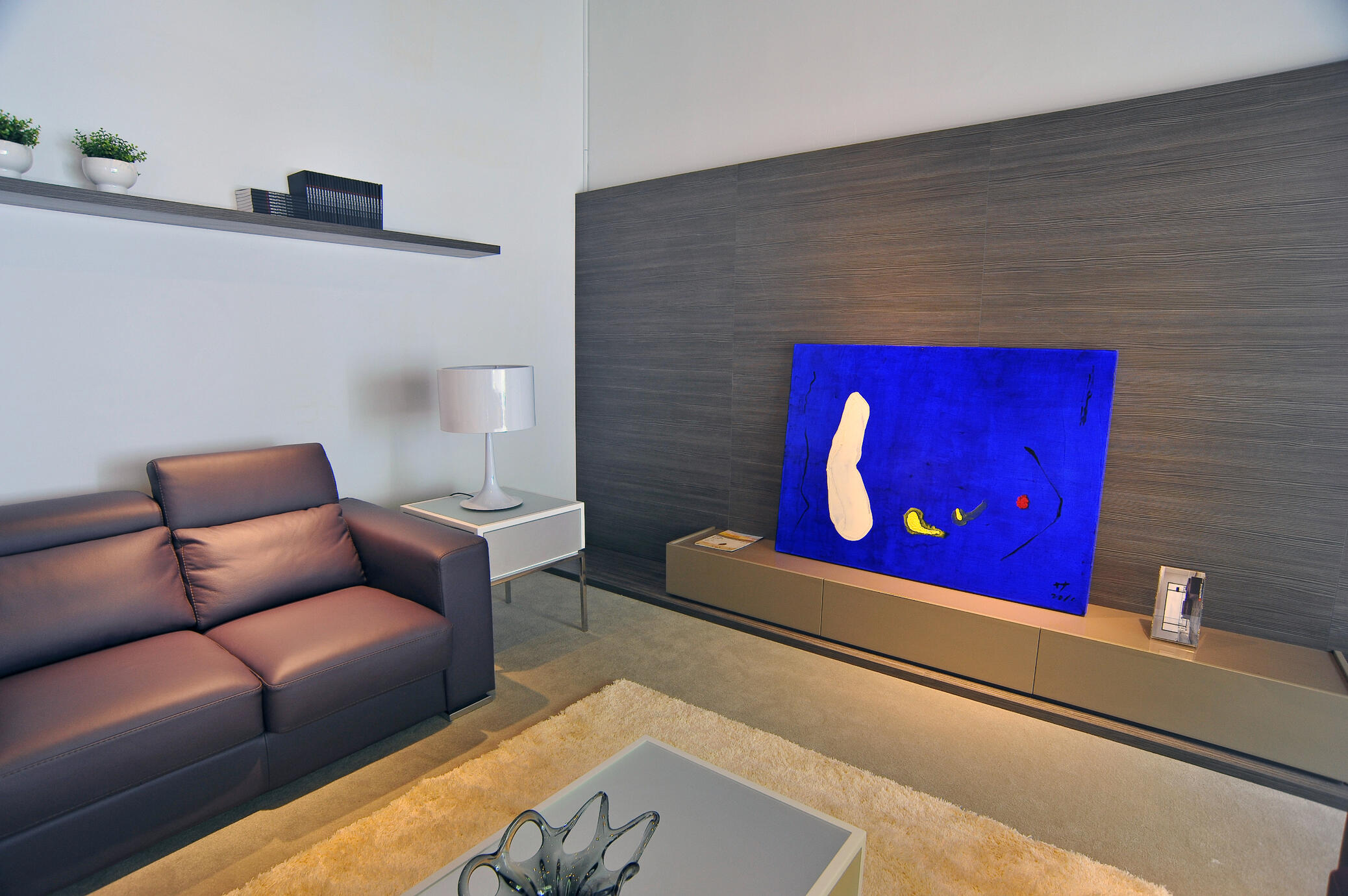 7.把自然的律動帶進家具展間，是對空間功能的一次溫柔質疑。