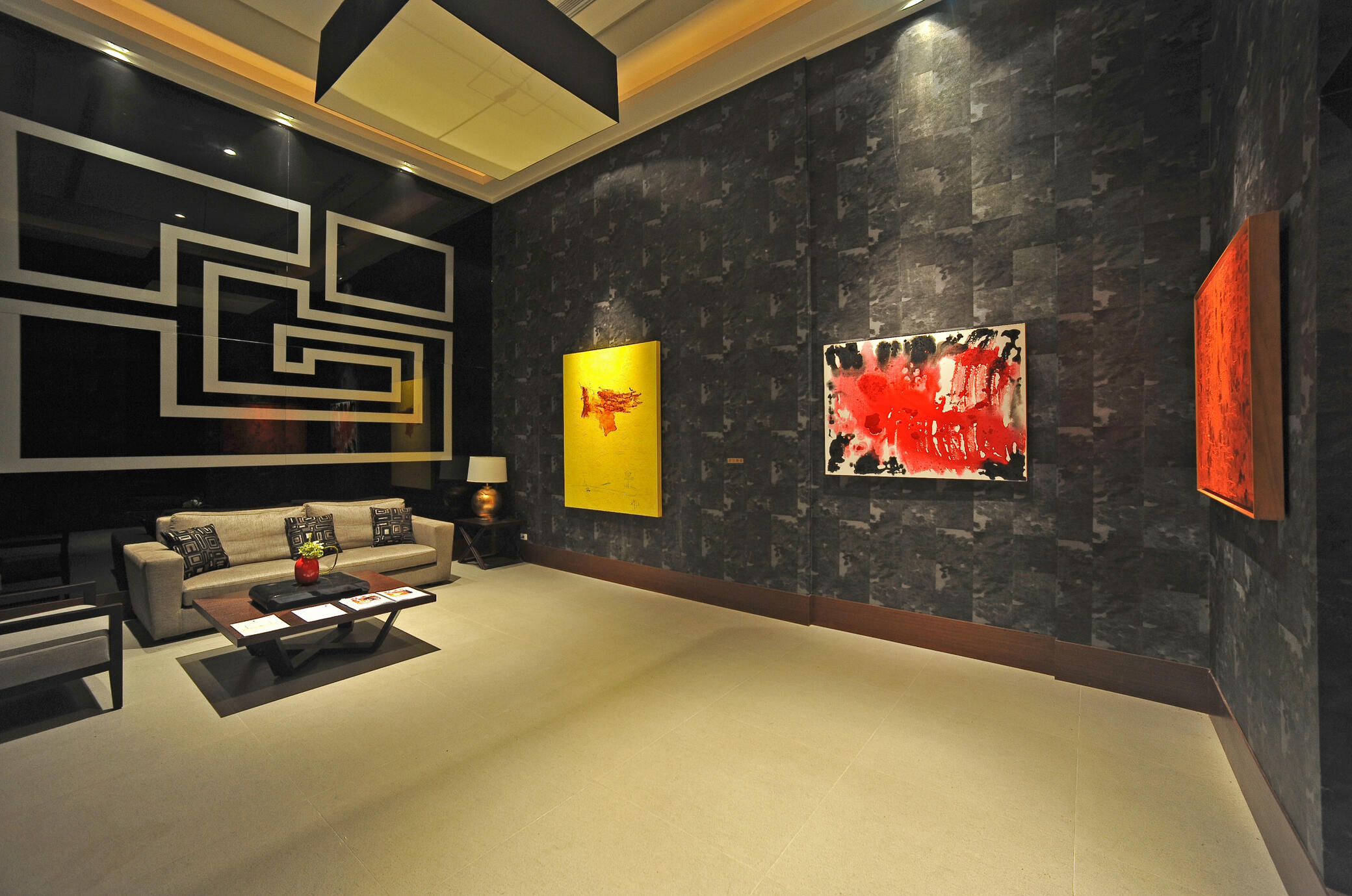 3.面對無常的體悟，回到生活本身；把畫掛在牆上，就是一次回應。