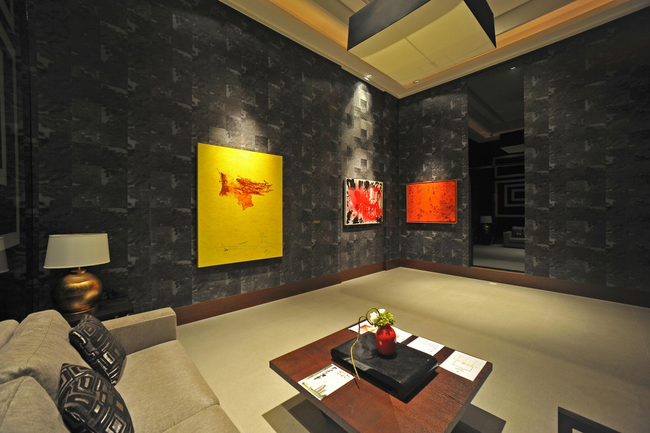 4.觀者在移動、就坐、對話之間，與作品不斷重啟關係。