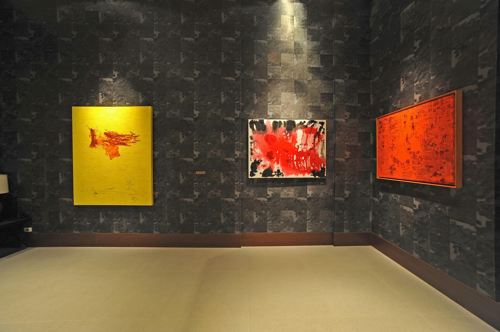 2.讓材料自行發聲，讓空間自行回響；藝術與場域互為媒介。