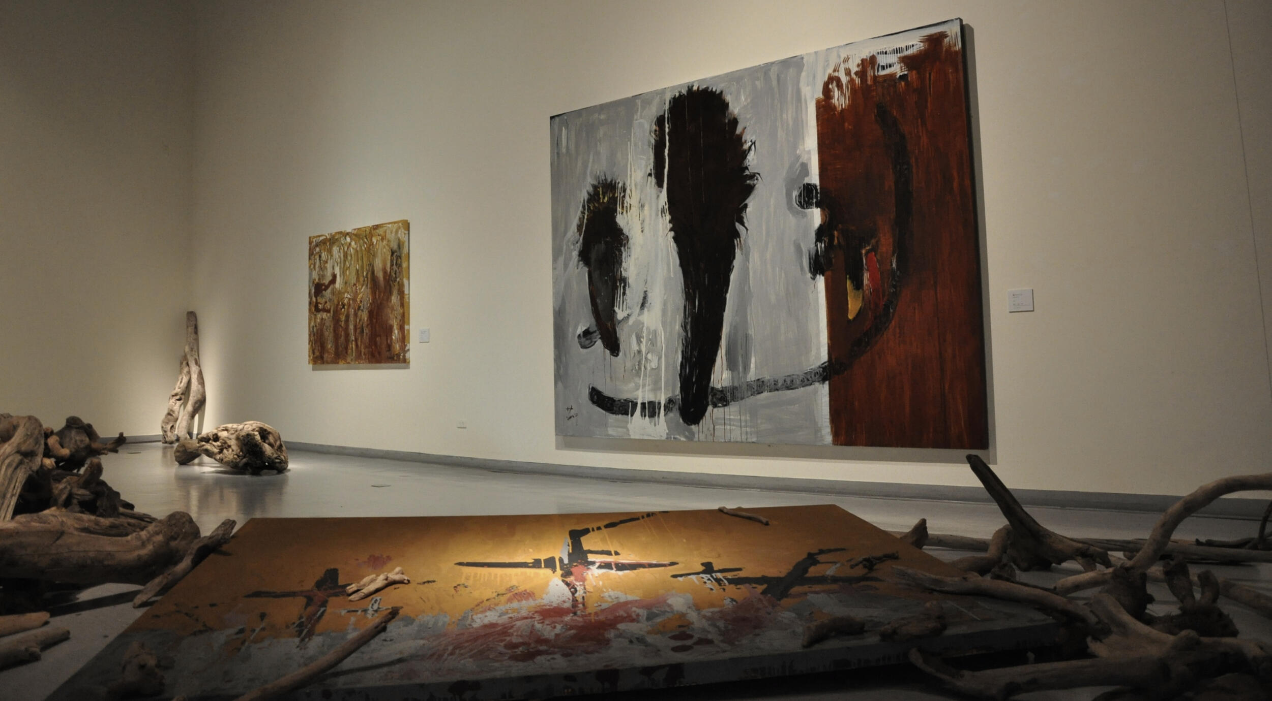 5.曲折線條、交疊色塊、蜿蜒肌理,呼應河道的非秩序與重生。